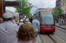 attente_du_tram_a_Clermont.jpg